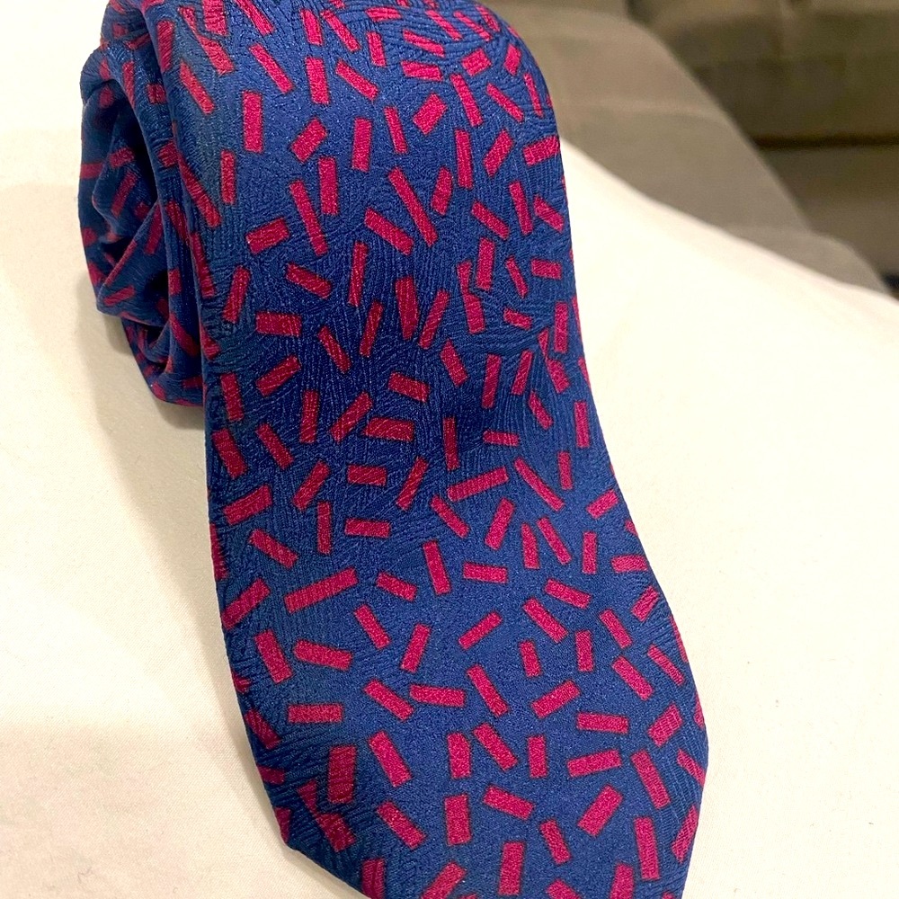 Men's Blue and Red Patterned silk tie made in Italy